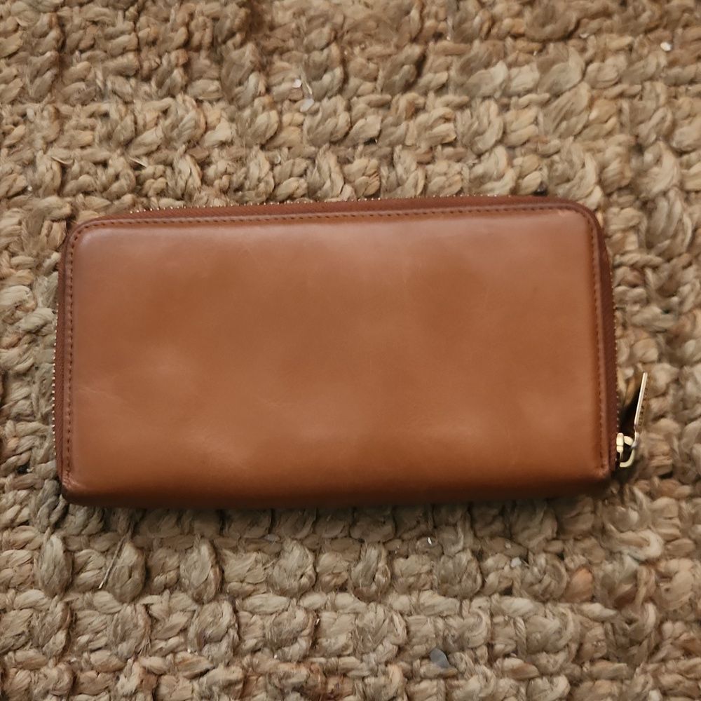Tori Burch Wallet - Picture 5 of 6